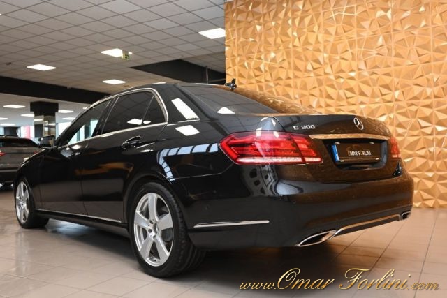 MERCEDES-BENZ E 300 usata 82