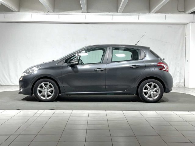 PEUGEOT 208 usata, con Airbag