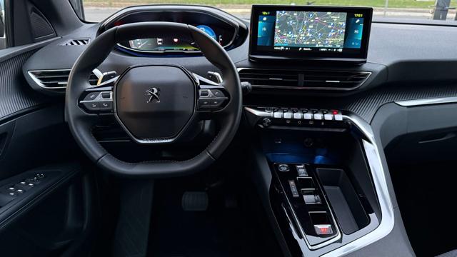 PEUGEOT 3008 usata, con Volante in pelle