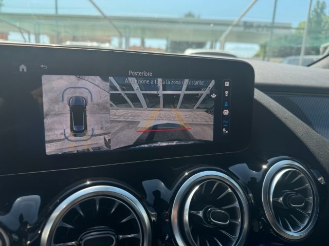 MERCEDES-BENZ GLA 200 usata, con Park Distance Control