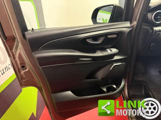 MERCEDES-BENZ V 250 usata, con USB