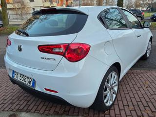 ALFA ROMEO Giulietta usata, con Autoradio