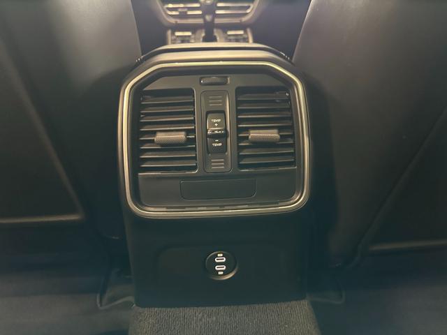 PORSCHE Macan usata, con Volante in pelle