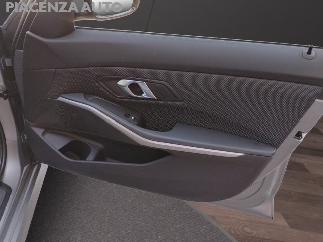BMW 318 usata, con Park Distance Control