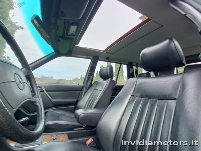 MERCEDES-BENZ E 300 usata, con Interni in pelle