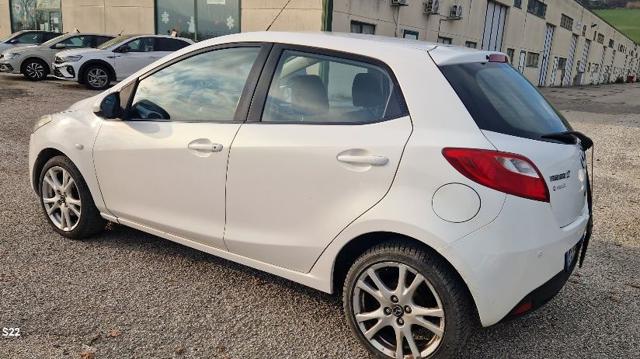MAZDA 2 usata, con Airbag laterali