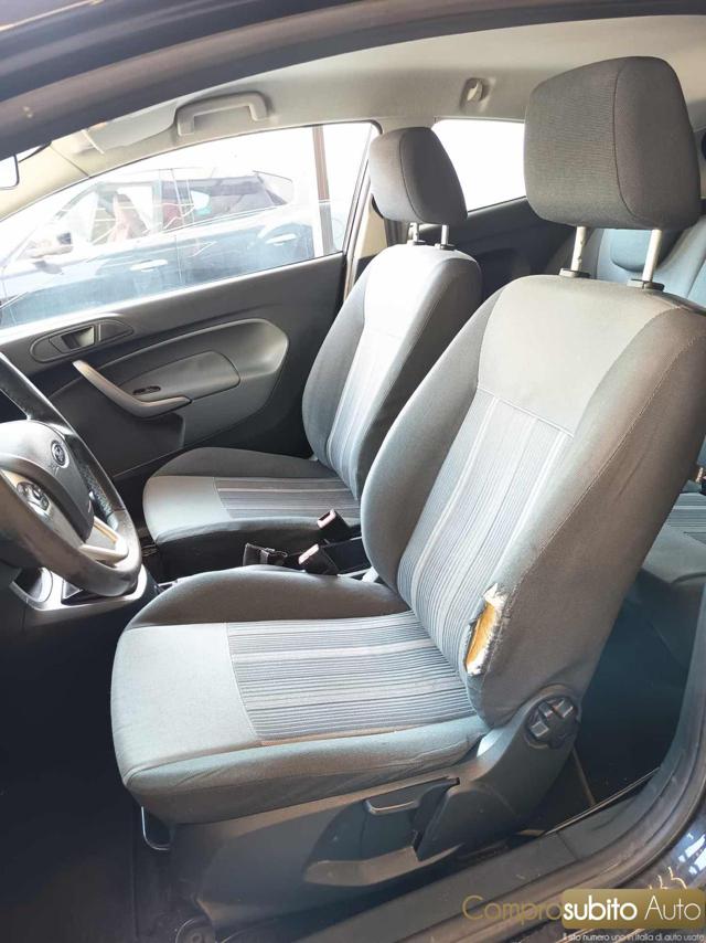 FORD Fiesta usata, con Specchietti laterali elettrici
