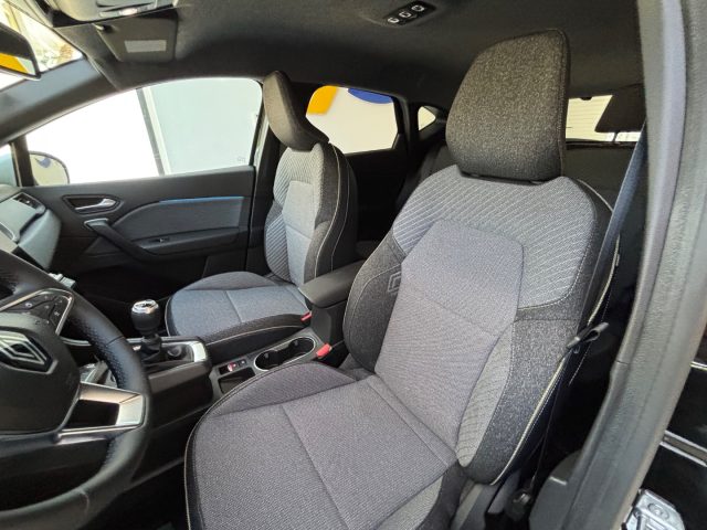 RENAULT Captur usata, con Autoradio digitale