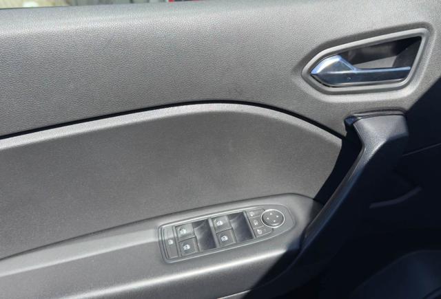 RENAULT Captur usata, con Volante in pelle