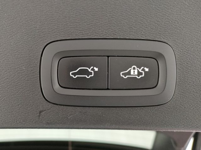 VOLVO XC40 usata, con Luci diurne LED