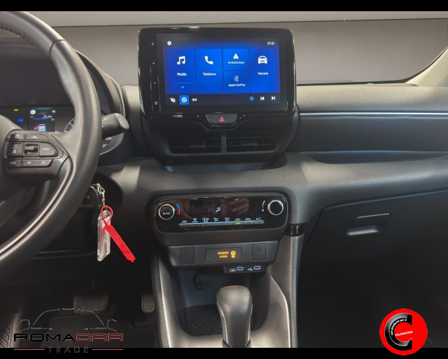 TOYOTA Yaris usata, con Bracciolo