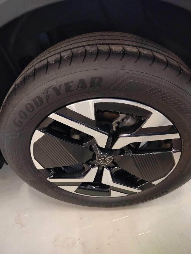 PEUGEOT 2008 usata, con Fendinebbia