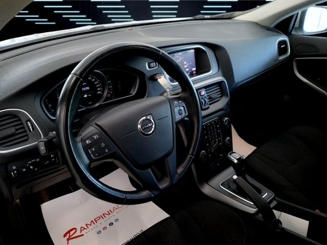 VOLVO V40 usata 12