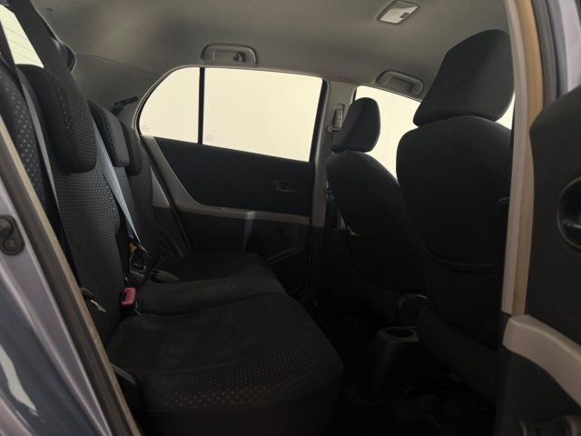 TOYOTA Yaris usata 9