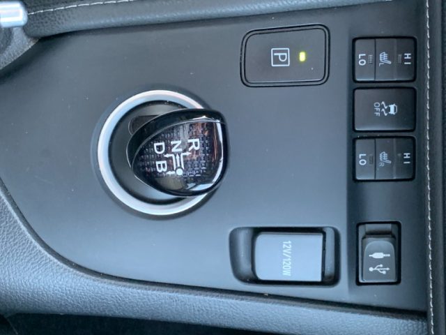 TOYOTA Auris usata, con Servosterzo