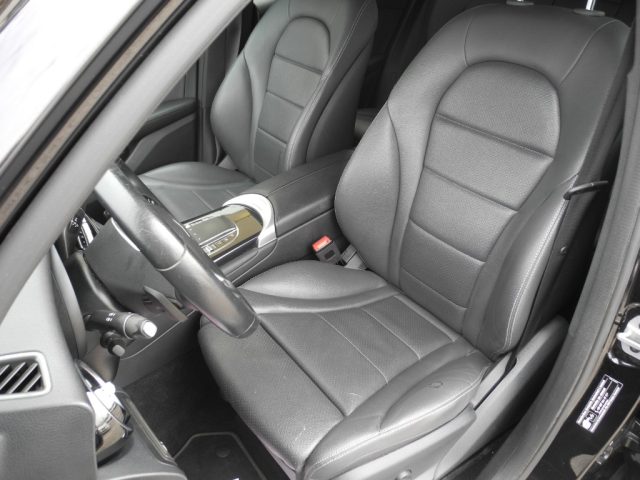 MERCEDES-BENZ GLC 300 usata, con Divisori per bagagliaio