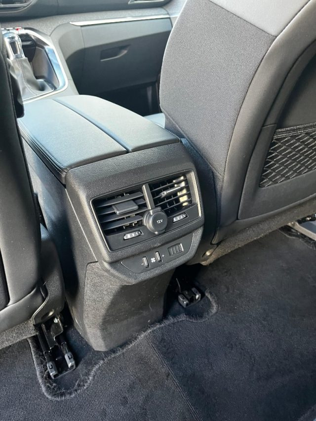 PEUGEOT 5008 usata, con Park Distance Control