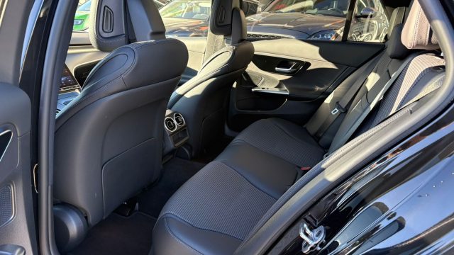 MERCEDES-BENZ C 220 usata, con Autoradio digitale