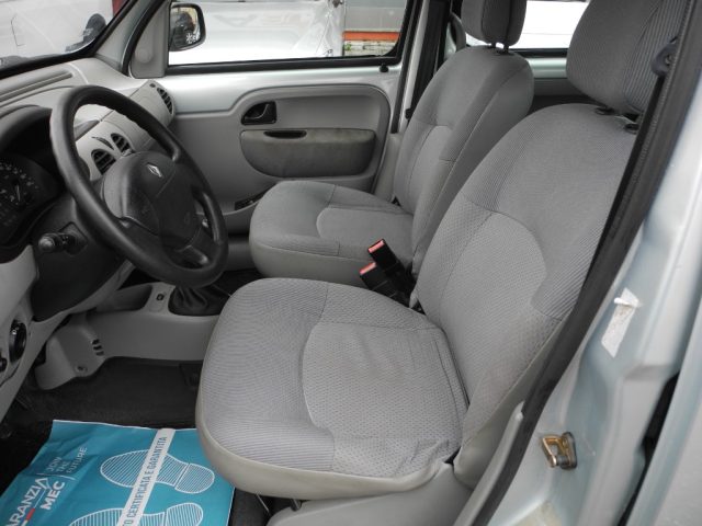 RENAULT Kangoo usata, con MP3