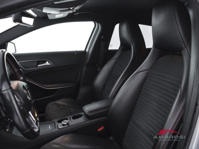 MERCEDES-BENZ GLA 200 usata 8
