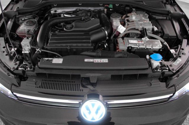 VOLKSWAGEN Golf usata, con Controllo trazione
