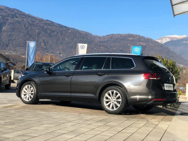 VOLKSWAGEN Passat Variant usata, con Alzacristalli elettrici