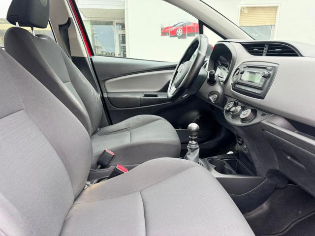 TOYOTA Yaris usata, con Autoradio