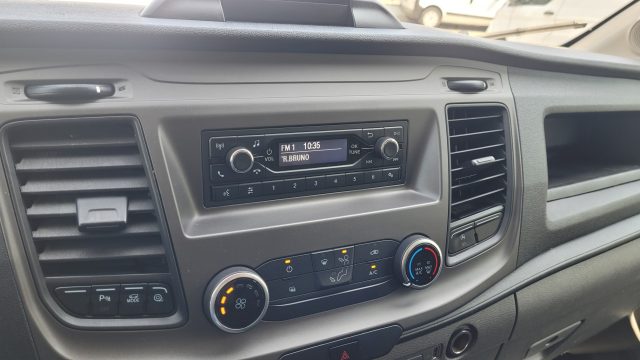 FORD Transit usata, con Autoradio digitale