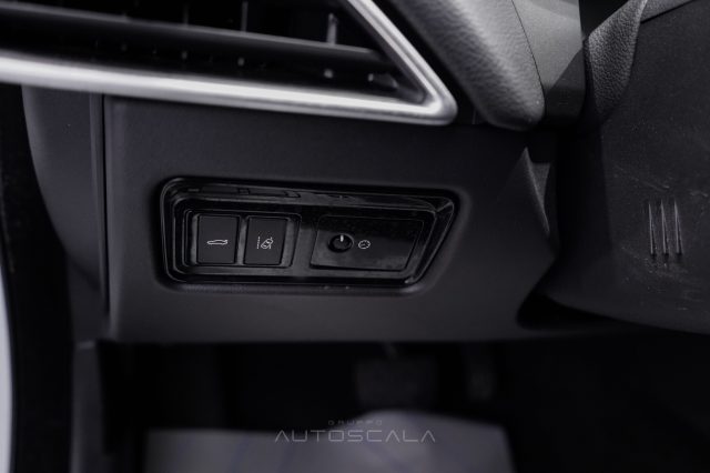 JAGUAR XE usata, con ESP