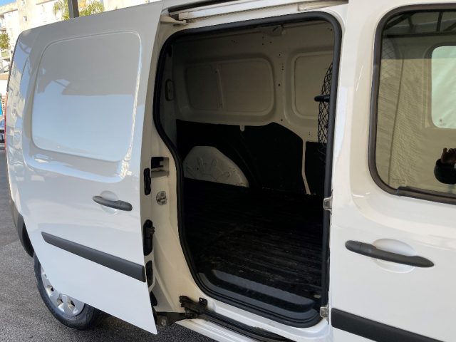 RENAULT Kangoo usata 16