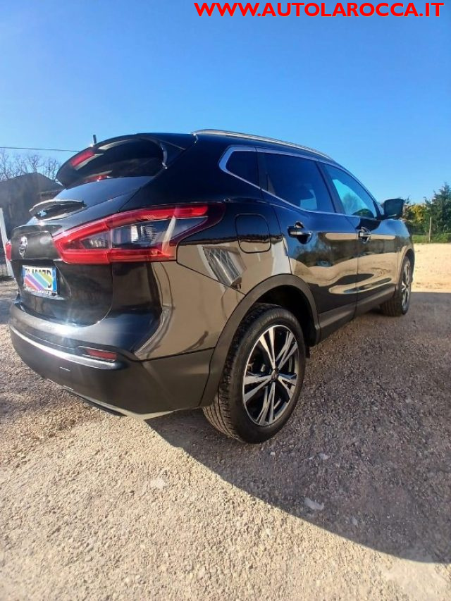 NISSAN Qashqai usata, con Fari LED