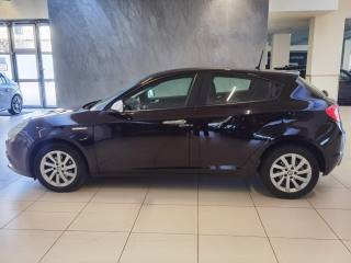 ALFA ROMEO Giulietta usata, con Autoradio