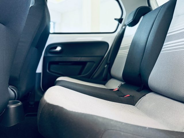 VOLKSWAGEN up! usata, con Specchietti laterali elettrici