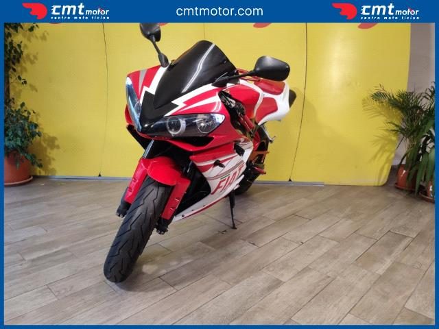 YAMAHA YZF R1 usata 1