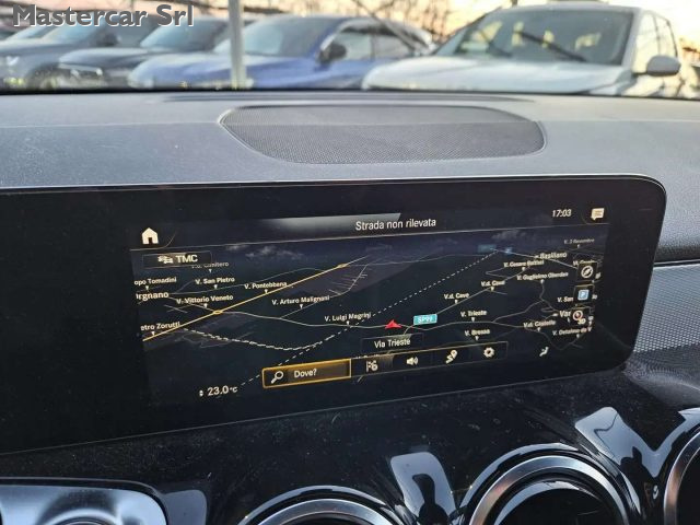 MERCEDES-BENZ GLB 200 usata, con Park Distance Control