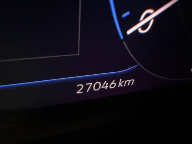 VOLKSWAGEN T-Roc usata, con USB