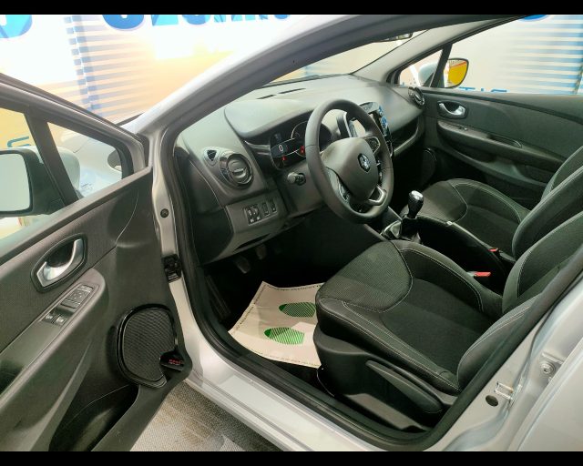 RENAULT Clio usata, con Luci diurne LED