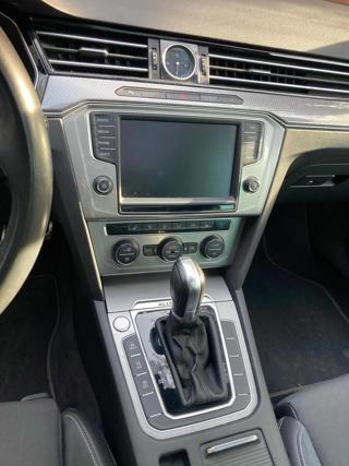 VOLKSWAGEN Passat usata, con Airbag laterali