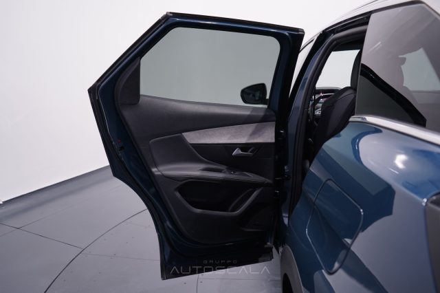 PEUGEOT 3008 usata, con Autoradio digitale