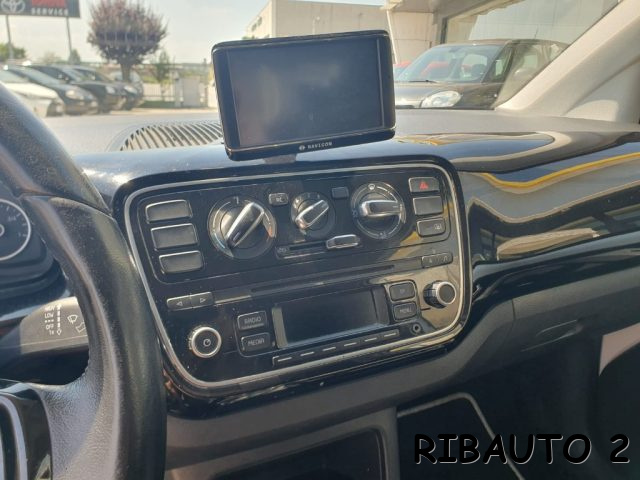 VOLKSWAGEN up! usata, con Boardcomputer