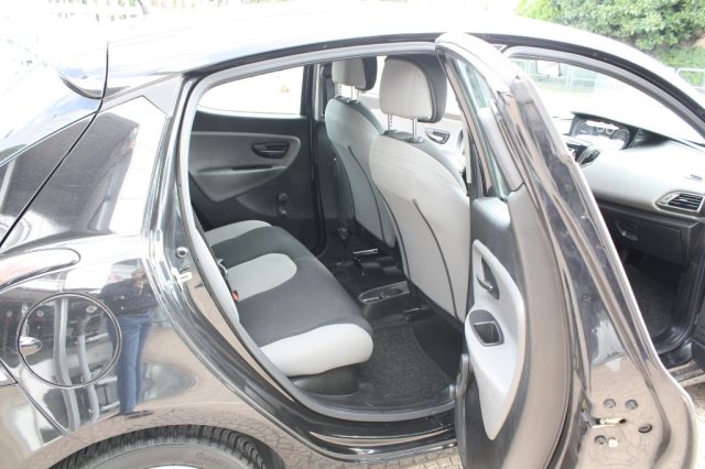 LANCIA Ypsilon usata, con ESP