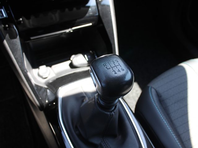 PEUGEOT 2008 usata, con Specchietti laterali elettrici