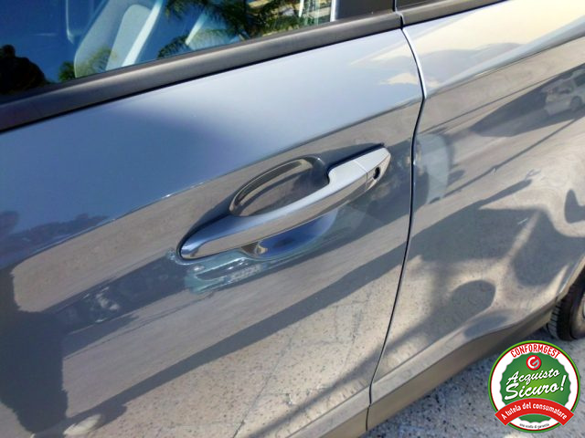 HYUNDAI Kona usata, con Bracciolo