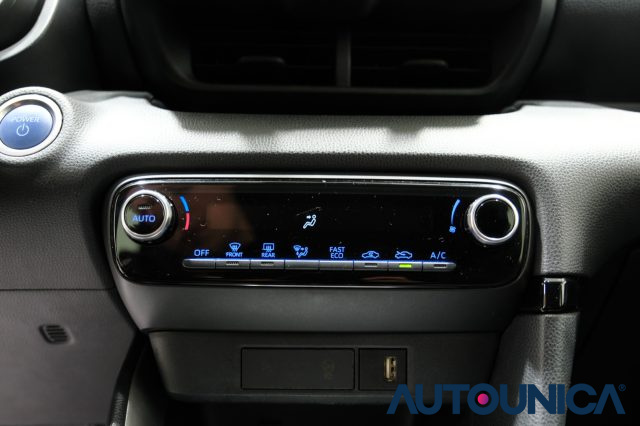 TOYOTA Yaris usata, con Vivavoce