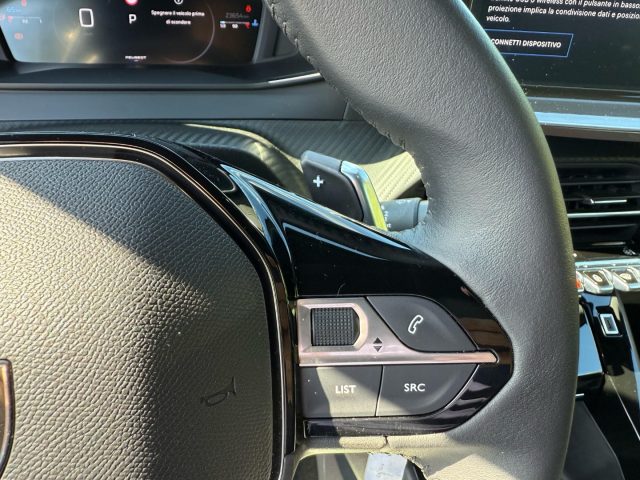 PEUGEOT 2008 usata, con Sistema di navigazione