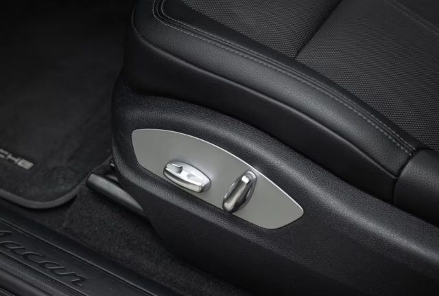 PORSCHE Macan usata, con Park Distance Control