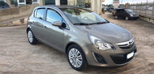 OPEL Corsa usata, con Airbag laterali