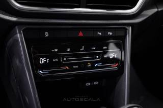 VOLKSWAGEN T-Roc usata, con USB