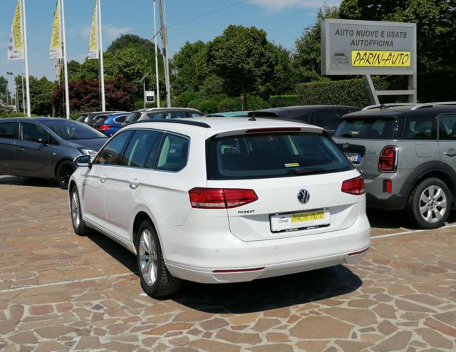 VOLKSWAGEN Passat Variant usata, con Airbag laterali