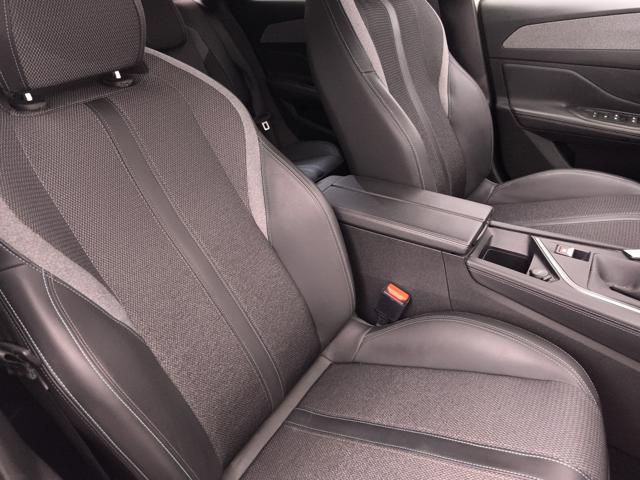 PEUGEOT 308 usata, con Autoradio digitale